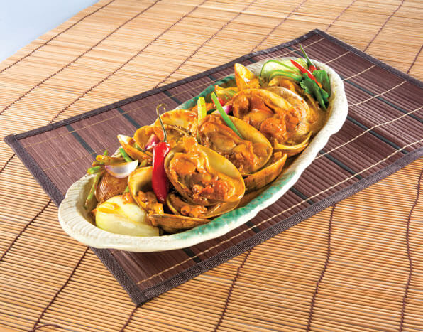 Thai-style Fried Clams with Curry